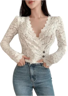 Floerns Women's Scallop Trim V Neck Blouse Tops Elegant Lace Long Sleeve Crop Tops