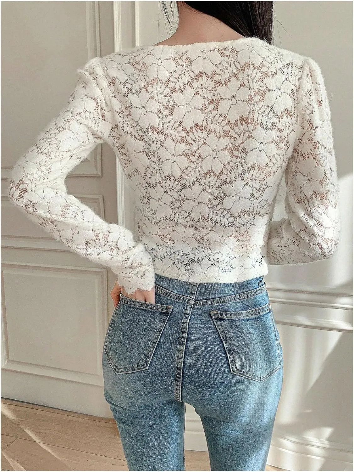Floerns Women's Scallop Trim V Neck Blouse Tops Elegant Lace Long Sleeve Crop Tops